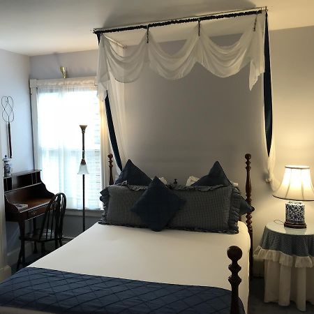 Cleveland House Inn Torre di Torre di Newport Esterno foto