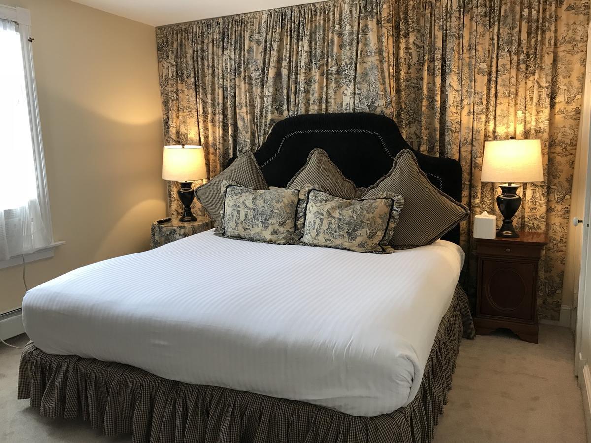 Cleveland House Inn Torre di Torre di Newport Esterno foto
