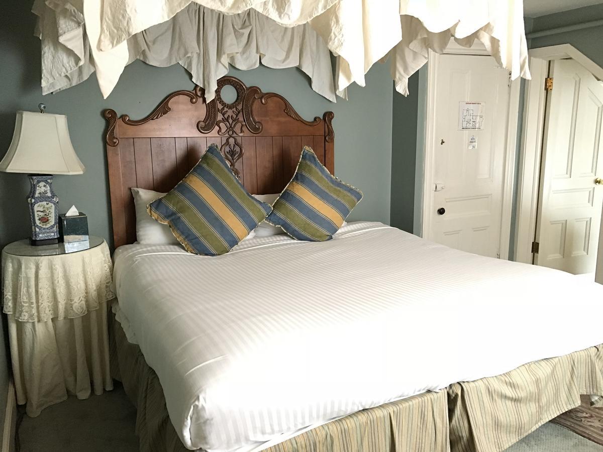 Cleveland House Inn Torre di Torre di Newport Esterno foto
