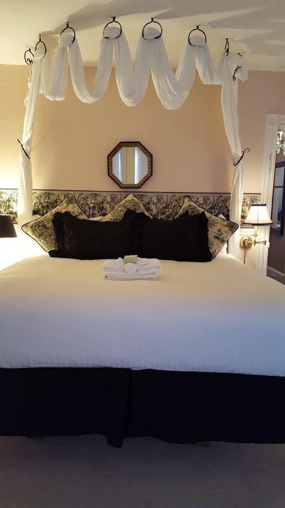 Cleveland House Inn Torre di Torre di Newport Esterno foto